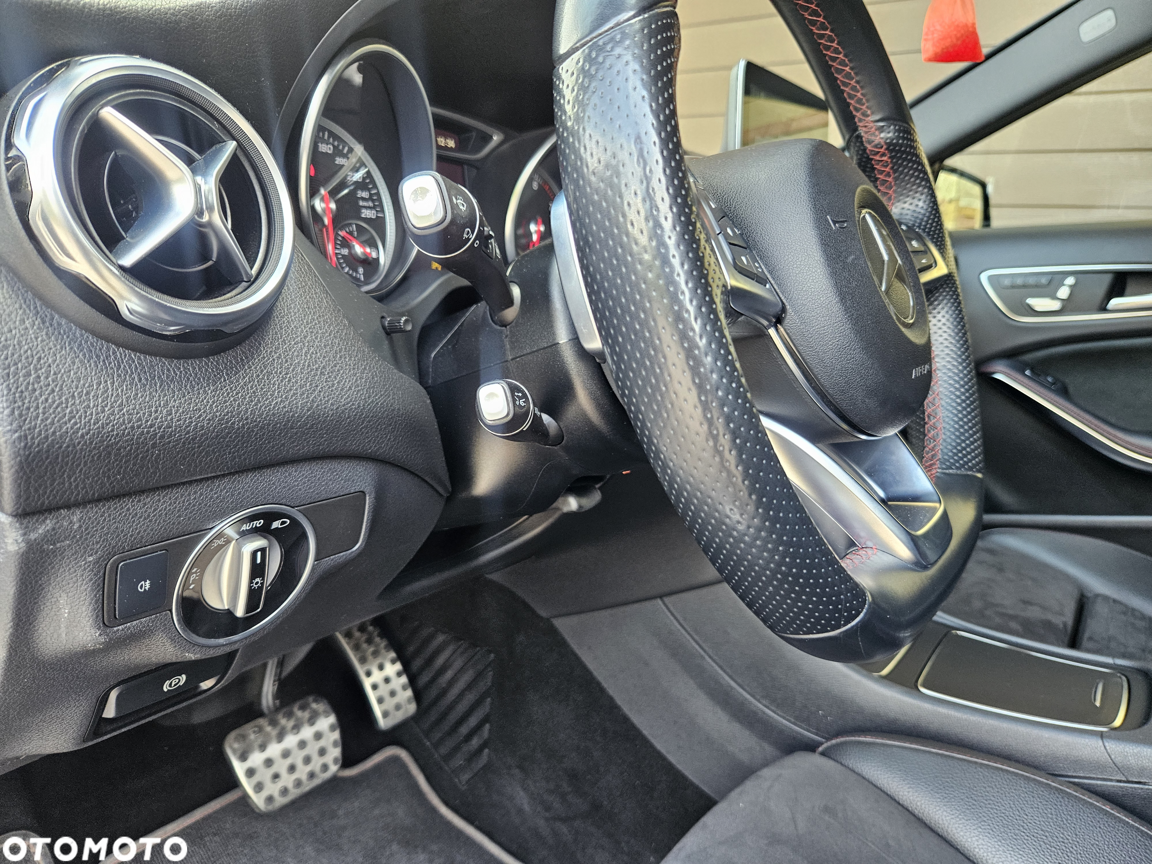 Mercedes-Benz GLA 250 4-Matic - 24
