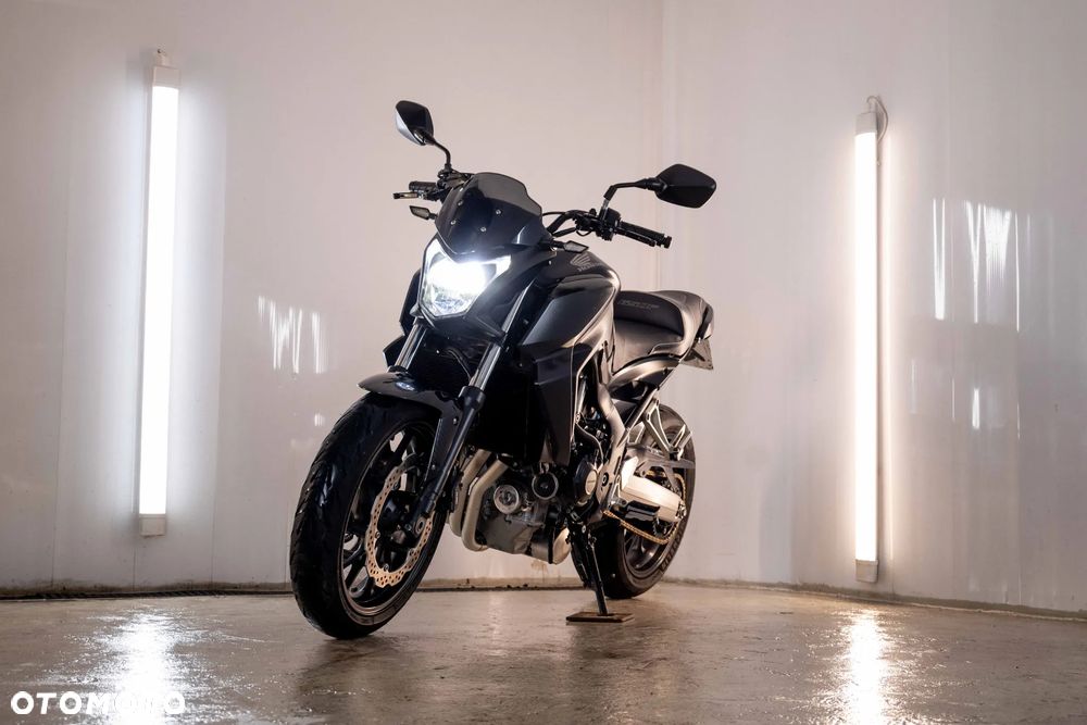 Honda CB - 1