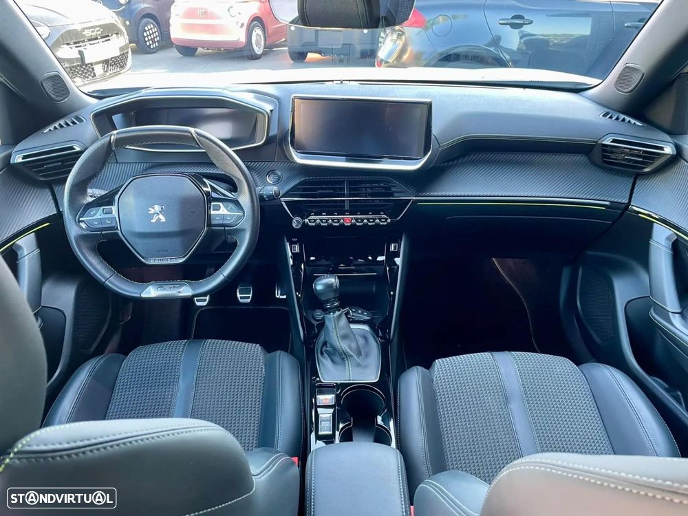 Peugeot 2008 1.2 PureTech GT Line - 8