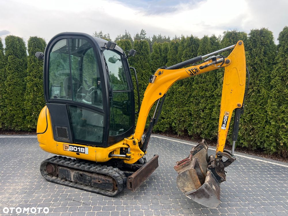 JCB 8018 - 4