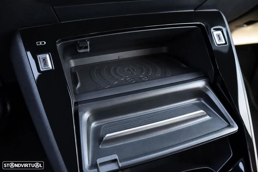 Peugeot e-2008 54 kWh GT - 11
