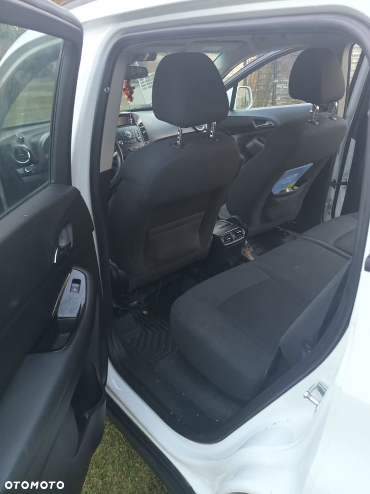 Chevrolet Orlando 2012 photo 2