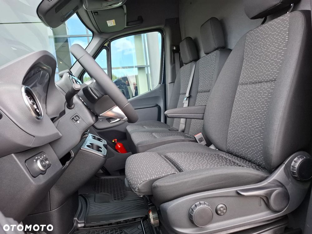Mercedes-Benz Sprinter 319 CDI Furgon SELECT długi 4325 mm L3H2 - 20