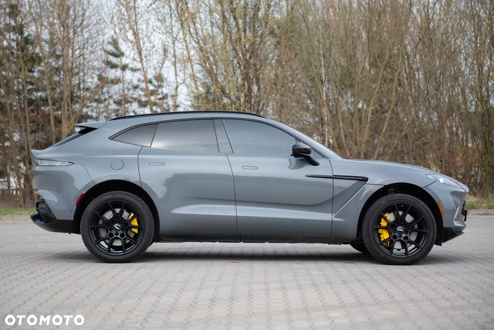 Aston Martin DBX - 2