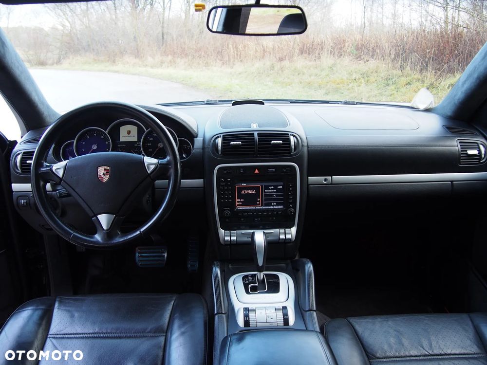 Porsche Cayenne Turbo - 10