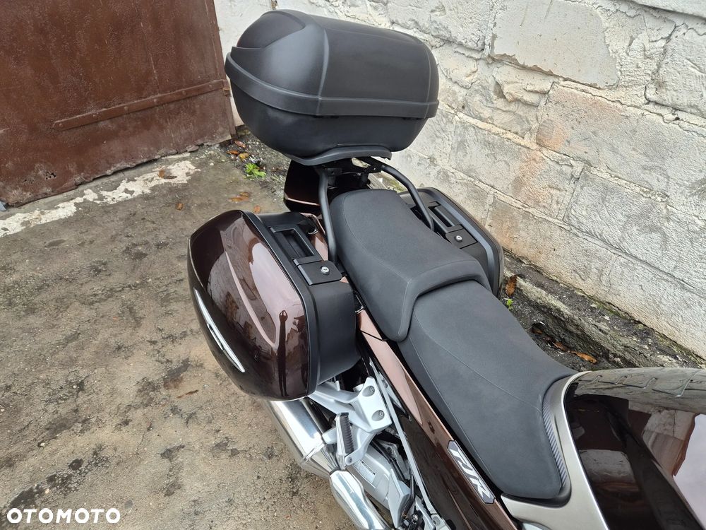 Yamaha FJR - 10