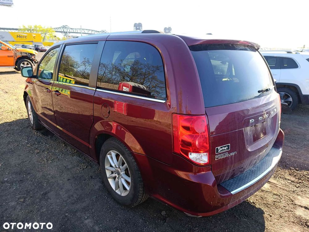 Dodge Grand Caravan - 19