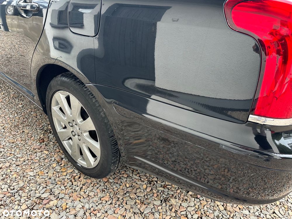 Toyota Avensis - 25