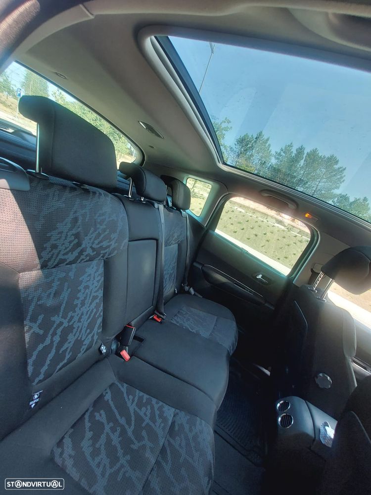 Peugeot 3008 1.6 HDi Allure - 4
