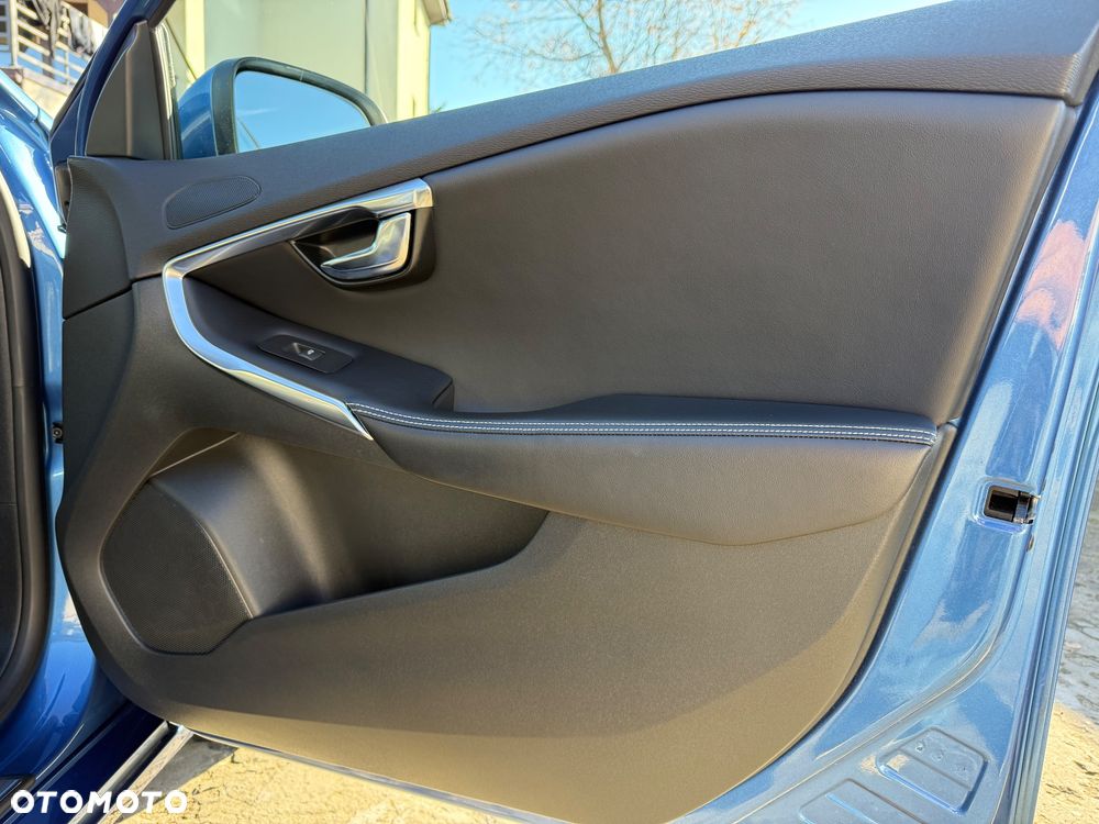 Volvo V40 D3 Drive-E R-Design Momentum - 16