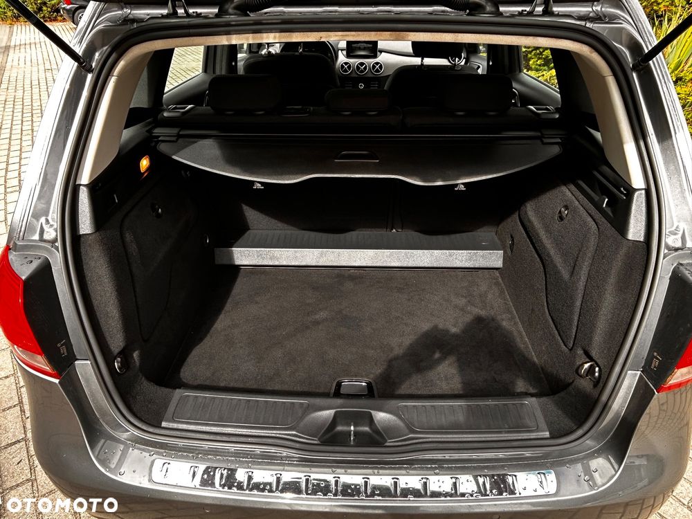 Mercedes-Benz Klasa B 180 7G-DCT Style - 31
