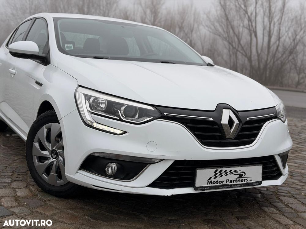 Renault Megane TCe Business - 16