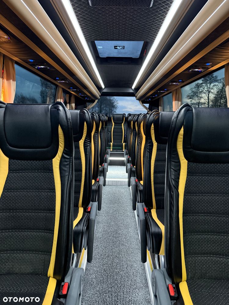 Mercedes-Benz Sprinter 519 - 33