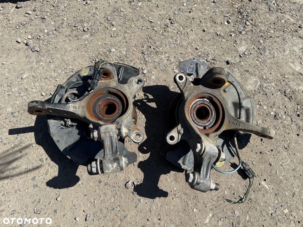 Zwrotnica Suzuki Vitara III 1.4 hyb 2023r prawa OE - 3