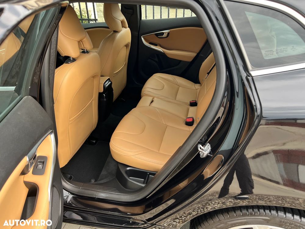Volvo V40 D2 Inscription - 9