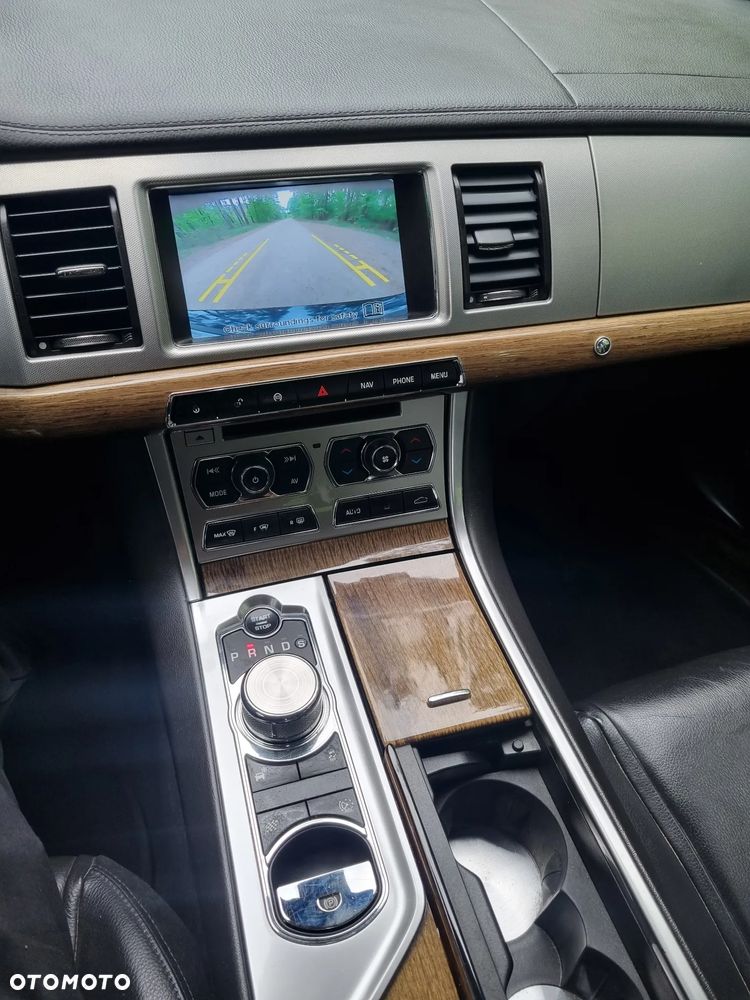 Jaguar XF 3.0 V6 D Premium Luxury - 18