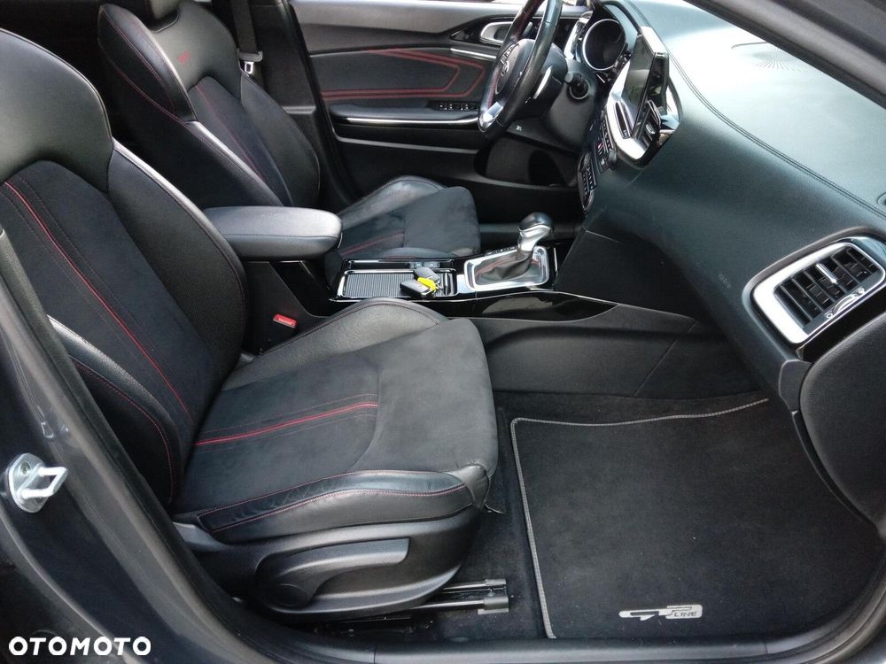 Kia ProCeed - 31