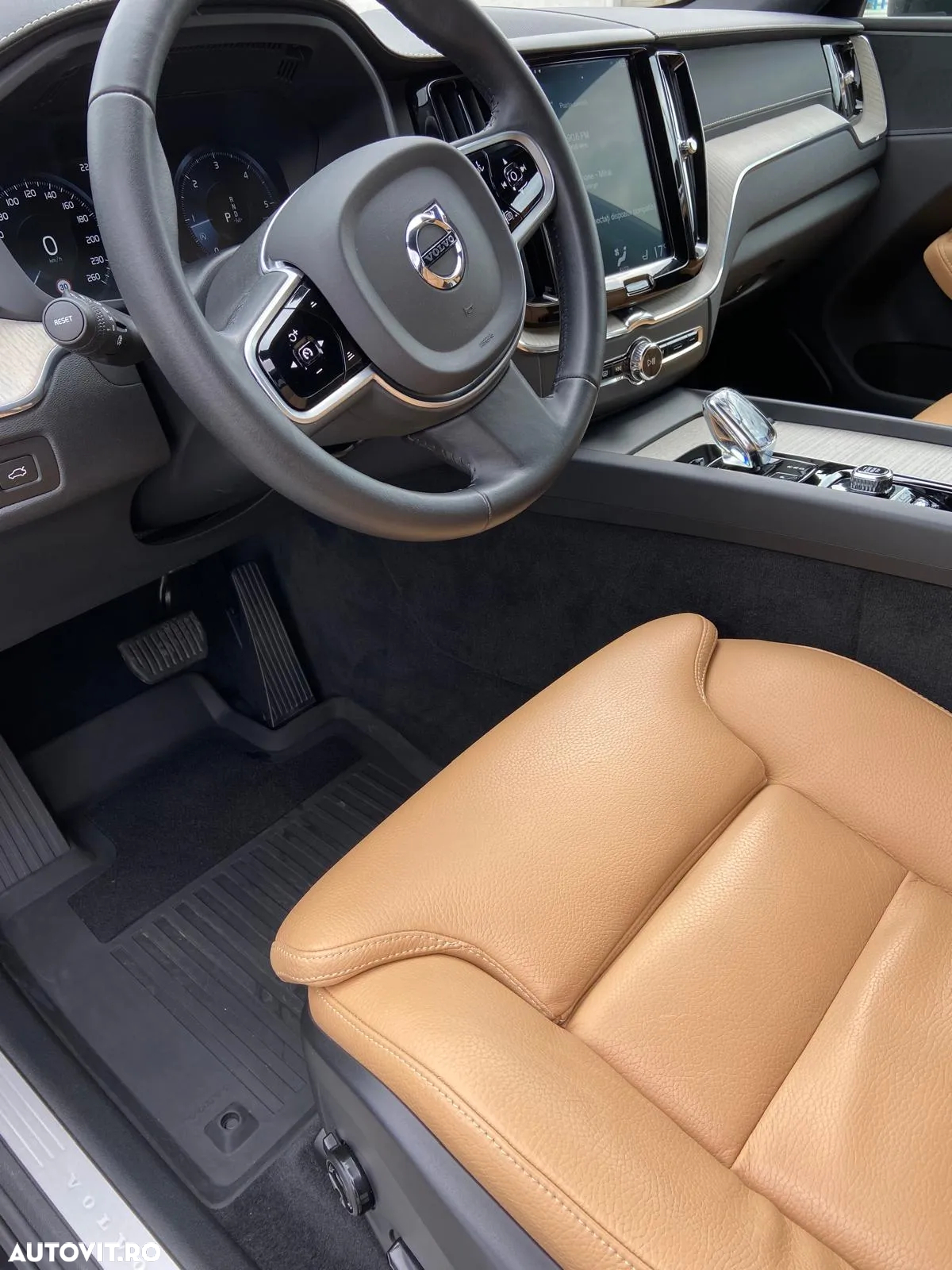 Volvo XC 60 B4 MHEV AWD Inscription - 29