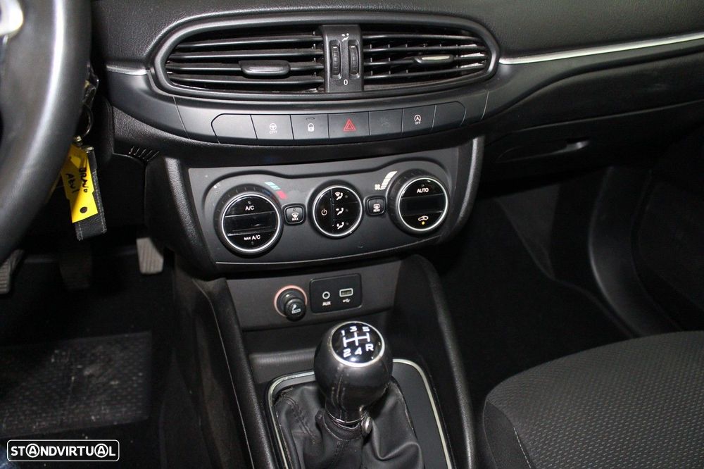 Fiat Tipo 1.3 M-Jet Lounge J17 - 26