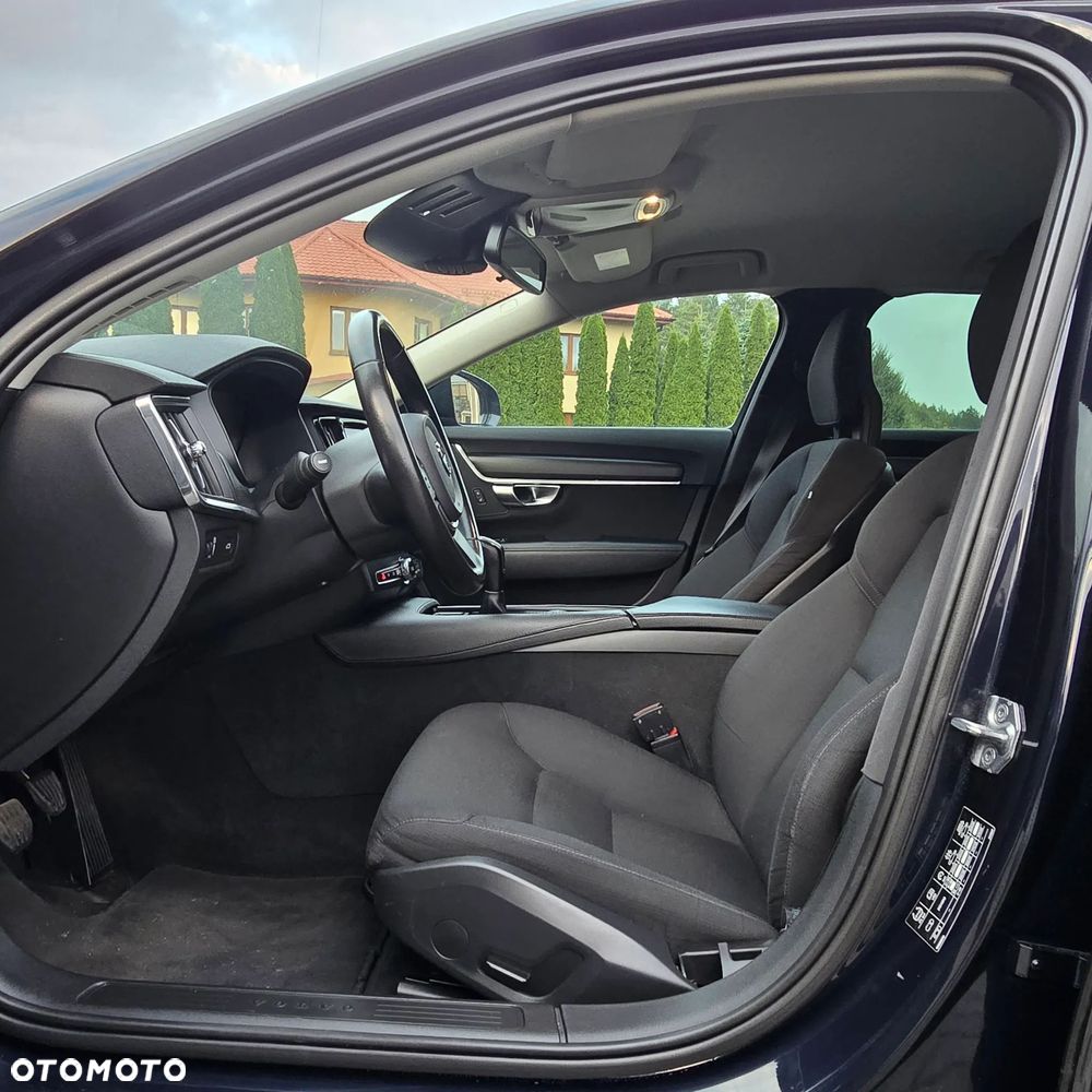 Volvo V90 D3 Momentum - 24