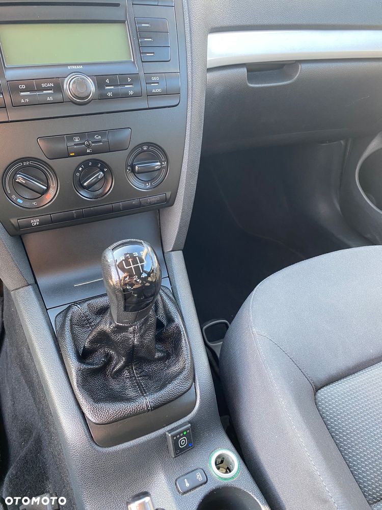 Skoda Octavia 1.6 Tour - 13