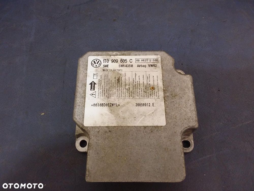 VW TOURAN I DESKA ROZDZIELCZA PODUSZKI - 7