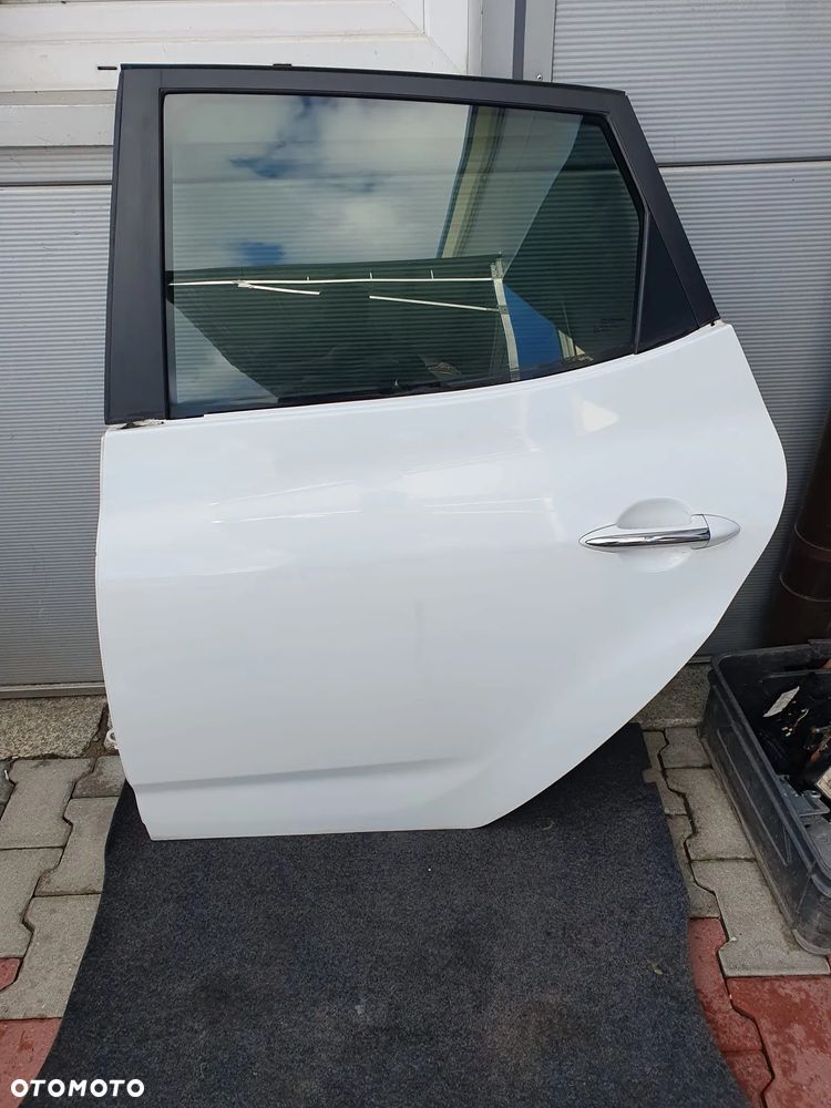 HYUNDAI IX20 DRZWI TYŁ LEWY 7F