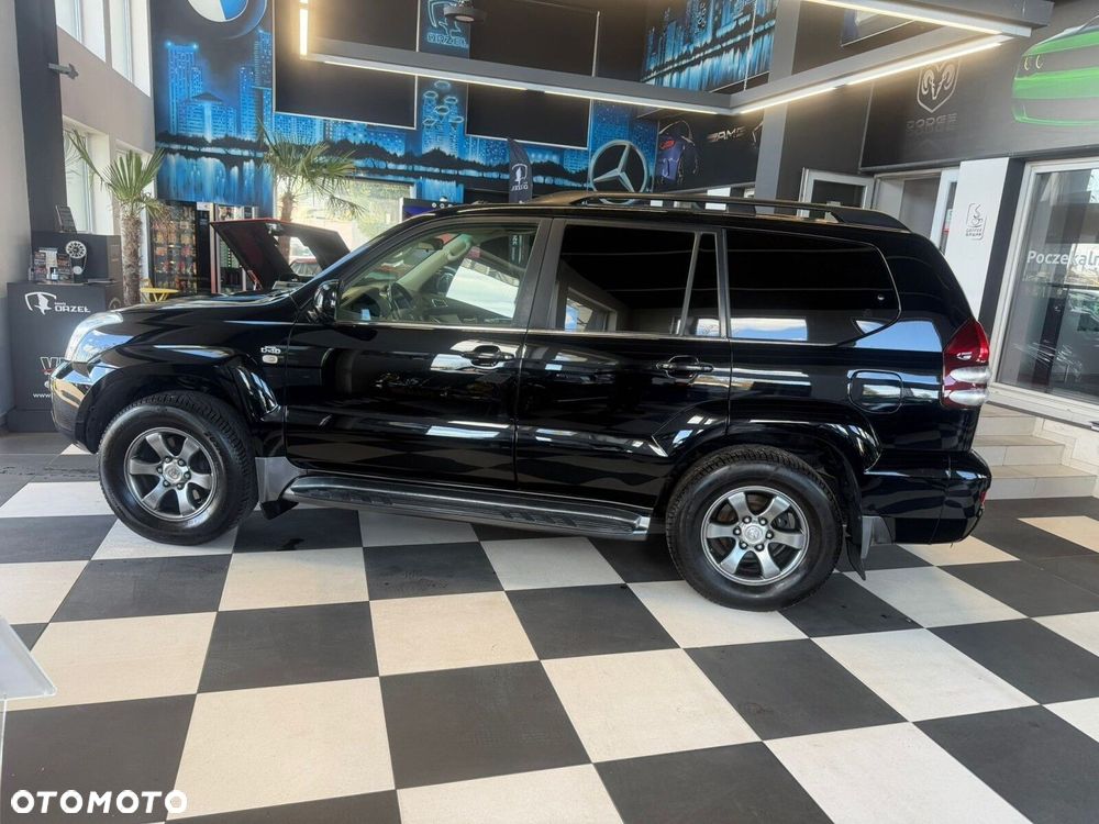 Toyota Land Cruiser - 4