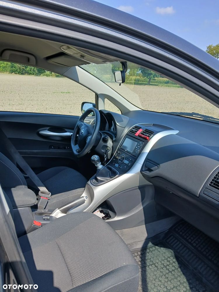 Toyota Auris 2.0 D-4D - 5
