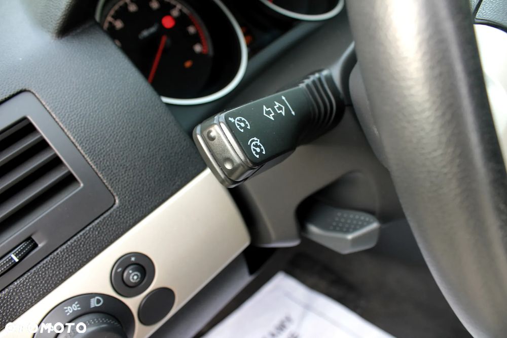 Opel Astra GTC 1.8 Innovation - 17