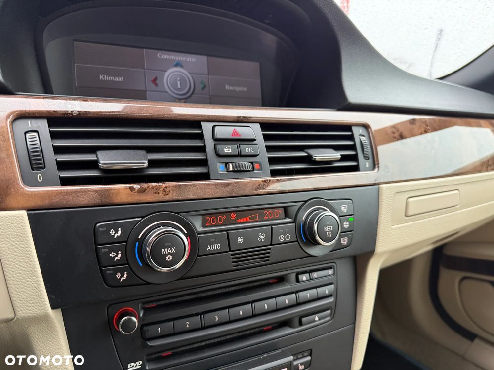 BMW Seria 3 325i Edition Exclusive - 27