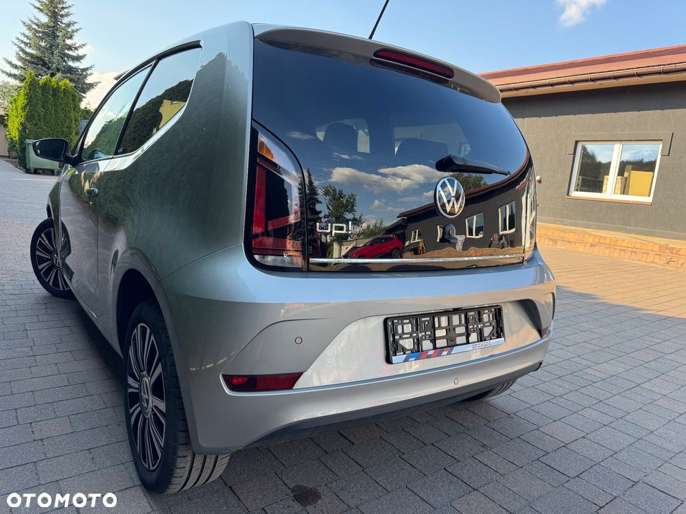 Volkswagen up! Active - 6