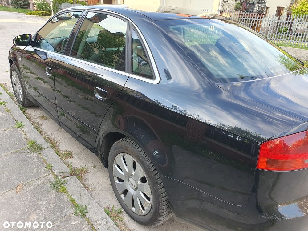 Audi A4 Limousine - 5