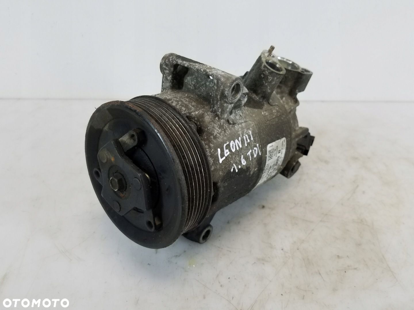 SPRĘŻARKA KLIMATYZACJI SEAT LEON III 1.6 TDI 5Q0820803B - 1