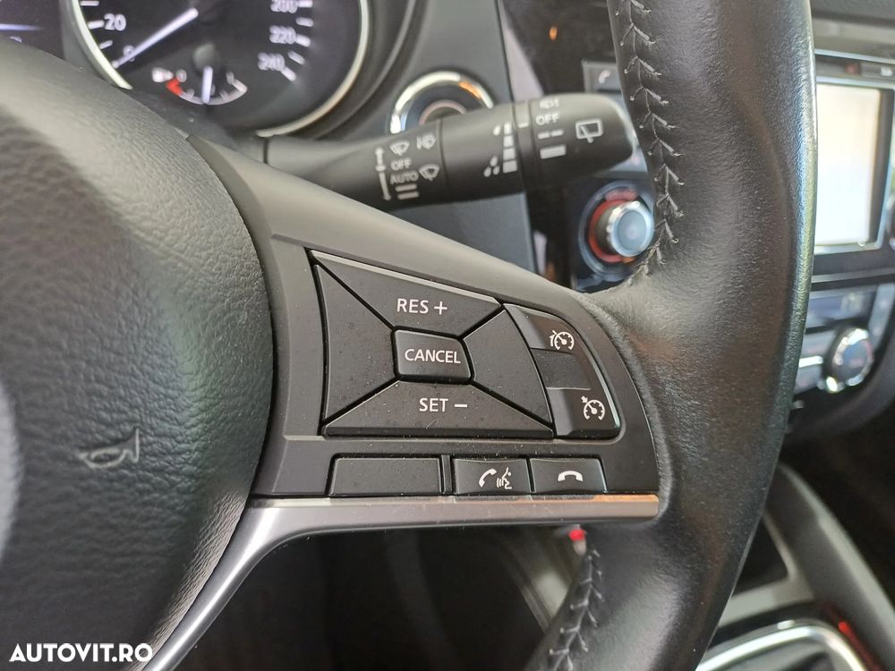 Nissan Qashqai 1.5 DCI Start/Stop Tekna - 11