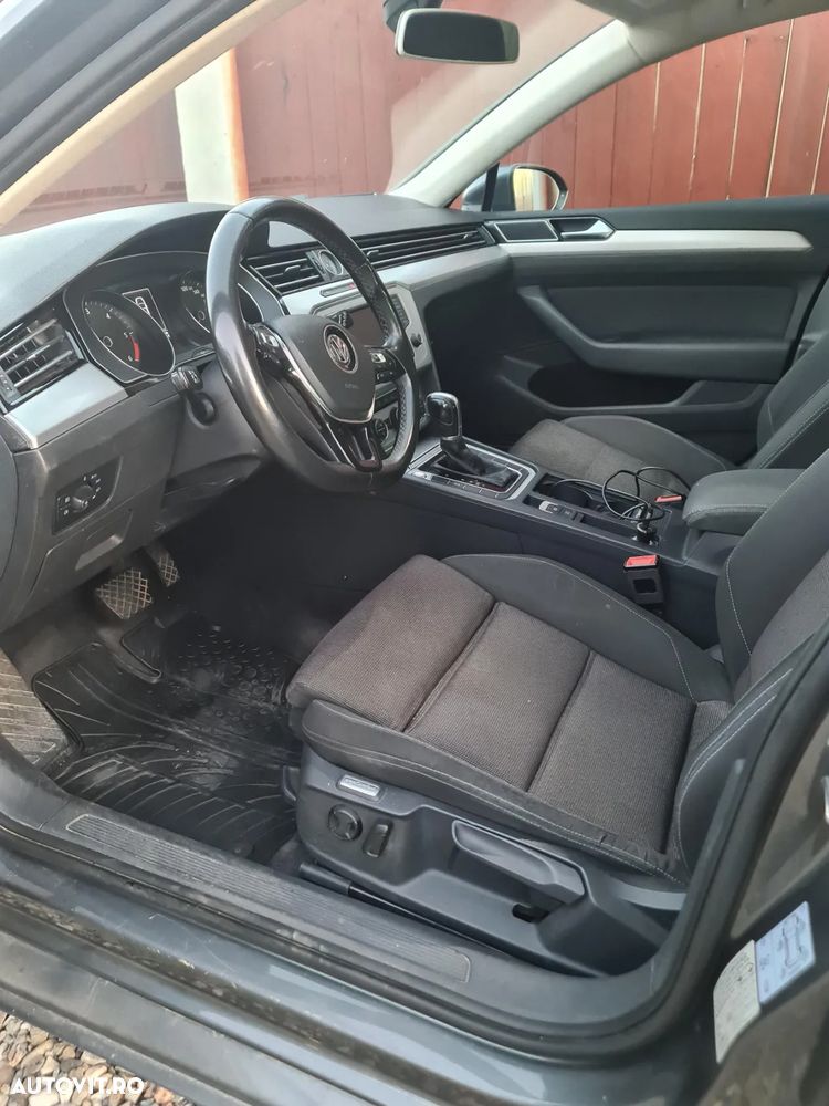Volkswagen Passat 1.6 TDI SCR DSG Comfortline - 9