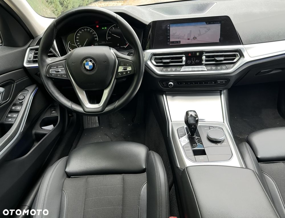 BMW Seria 3 320i Sport Line Shadow sport - 15
