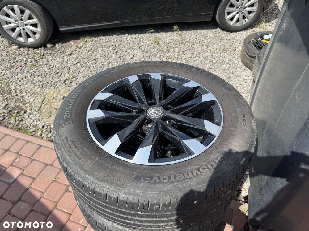 Volkswagen T-Cross - 14