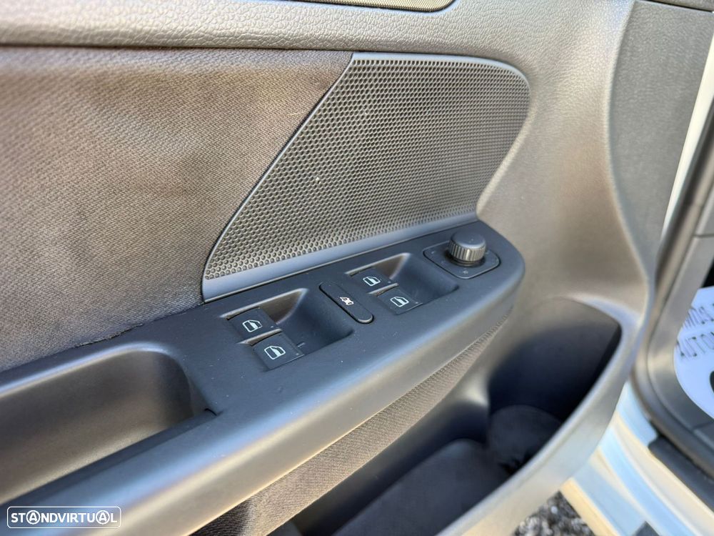 VW Golf 1.4 FSi Confortline - 25