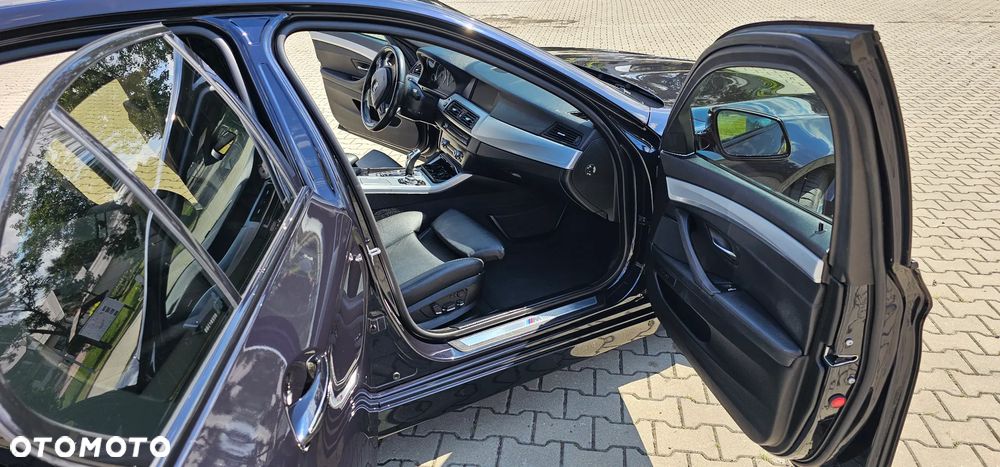 BMW Seria 5 530d xDrive Sport-Aut - 19
