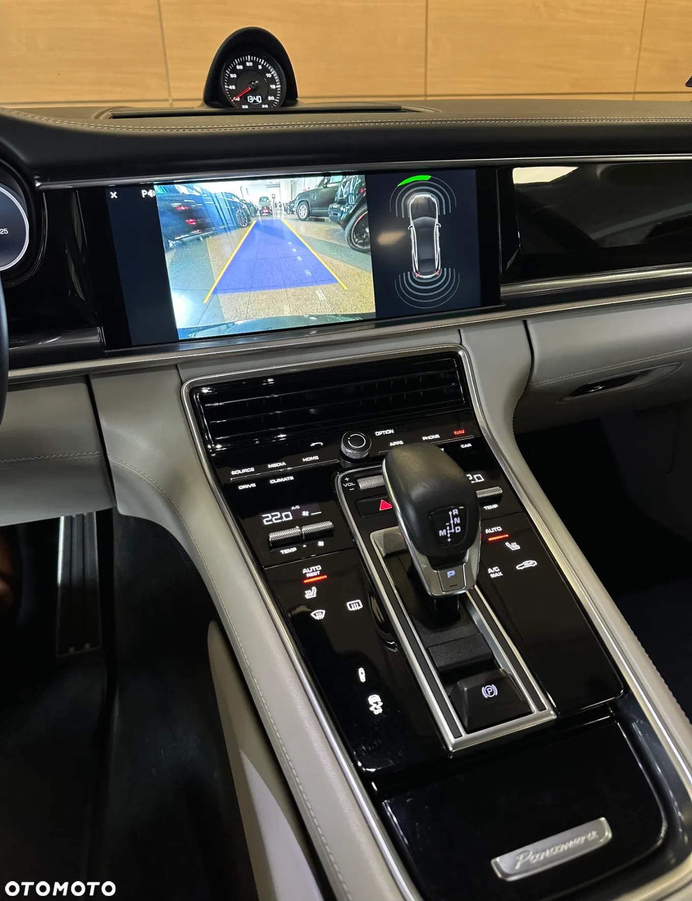Porsche Panamera Turbo Sport Turismo - 17