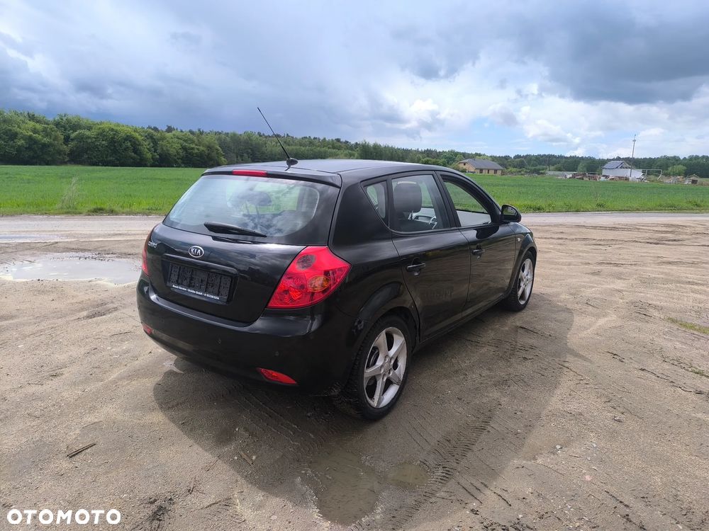 Kia Ceed 2.0 CVVT Automatik TX - 21
