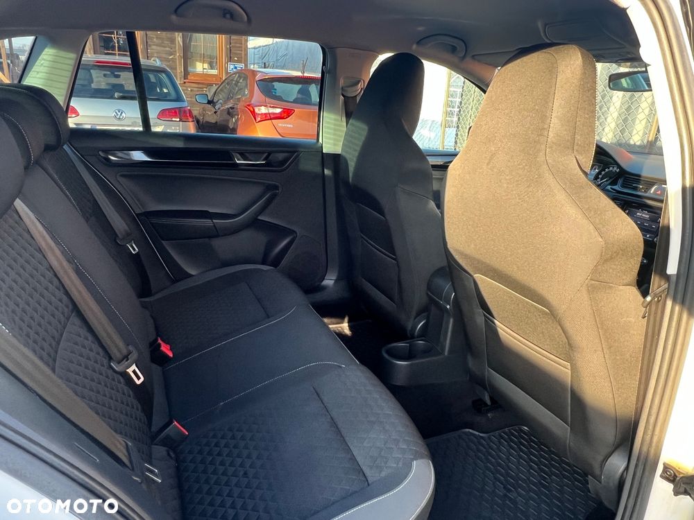 Skoda RAPID 1.0 TSI Cool Edition - 10