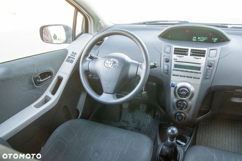 Toyota Yaris 1.33 Luna - 19