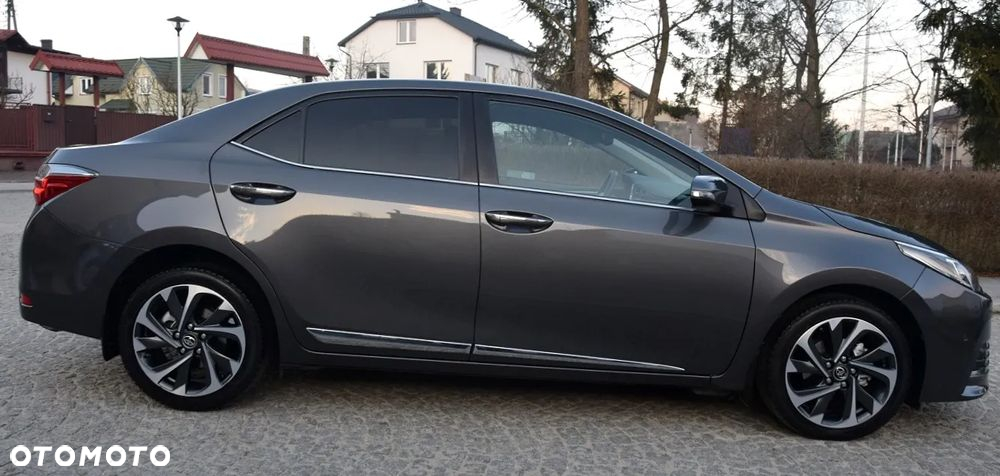 Toyota Corolla 1.6 Prestige EU6 - 19