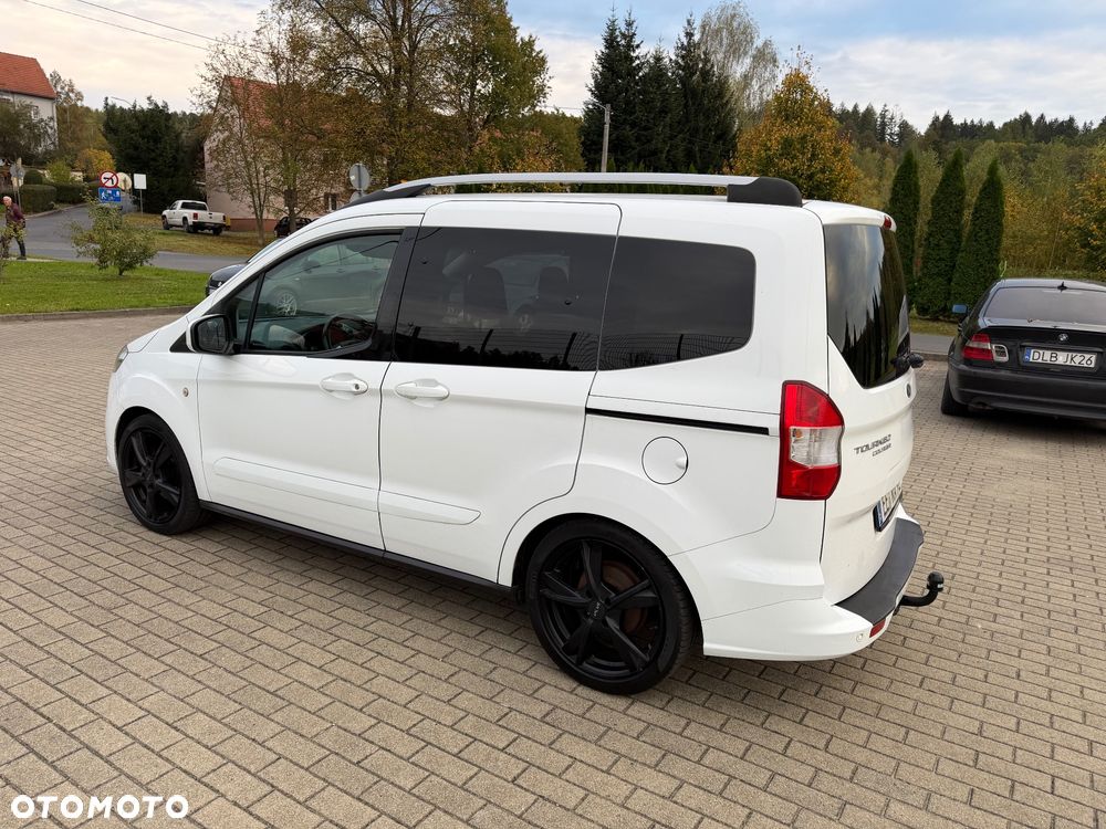 Ford Tourneo Courier - 5