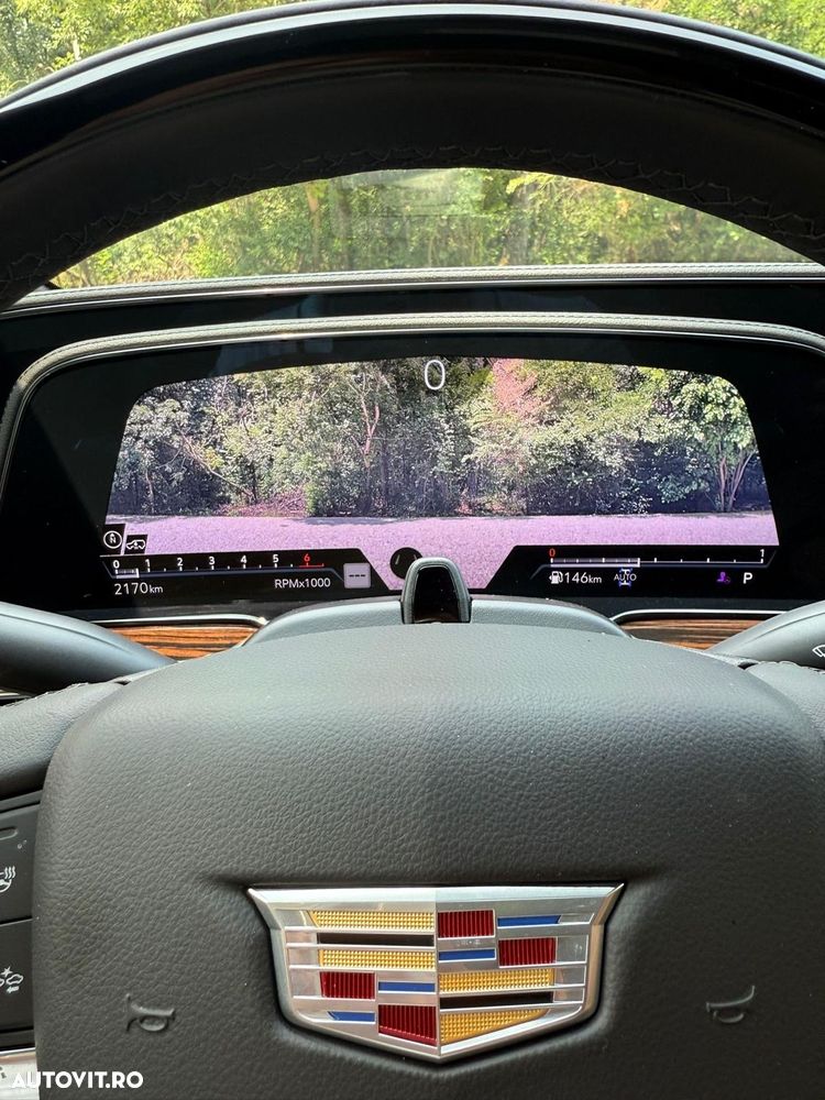 Cadillac Escalade - 18