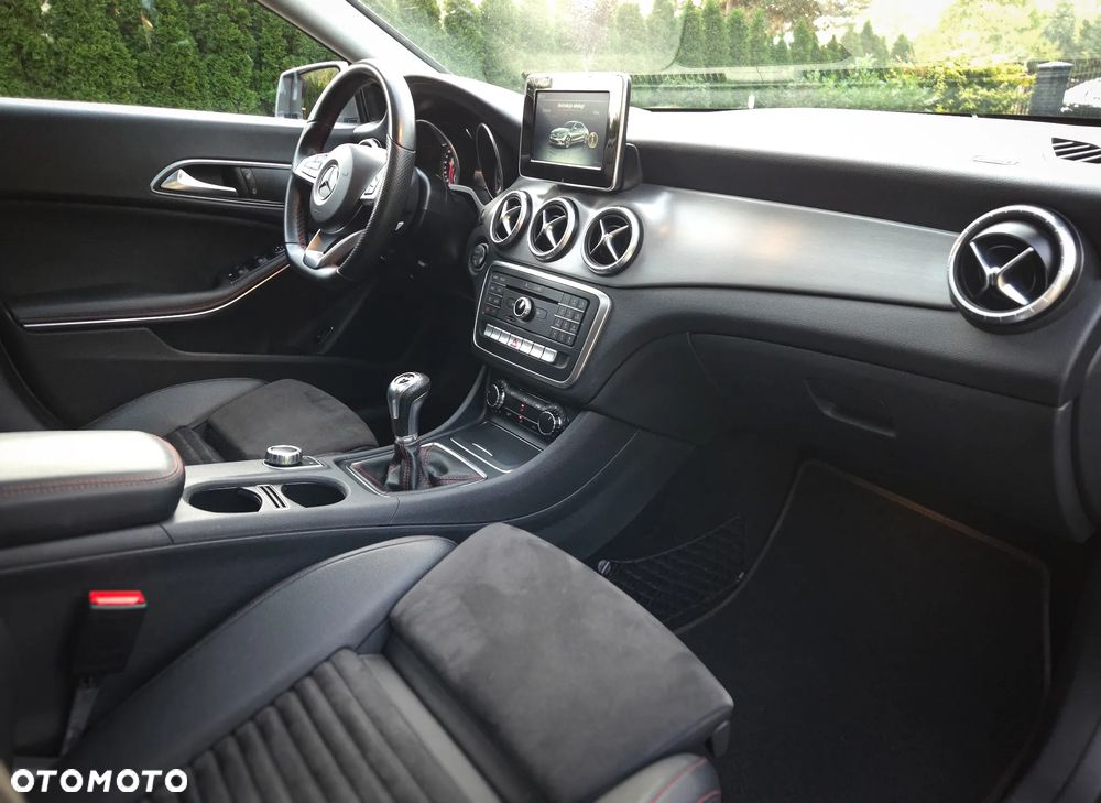 Mercedes-Benz CLA 180 (CDI) d AMG Line - 21
