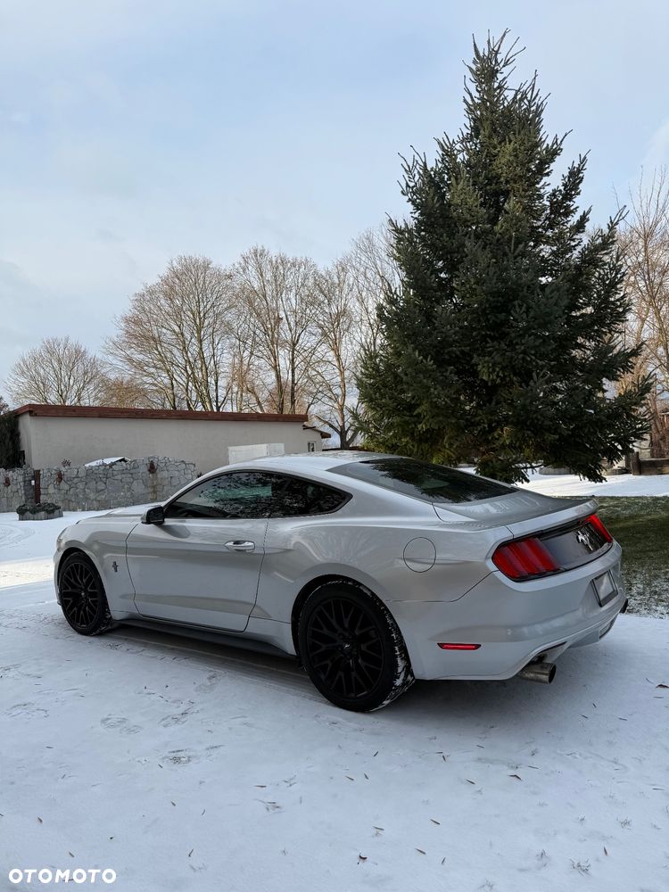 Ford Mustang 3.7 V6 Premium - 9