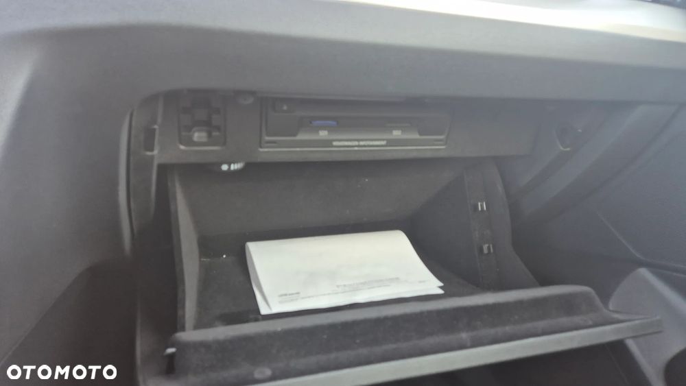 Volkswagen Passat - 23